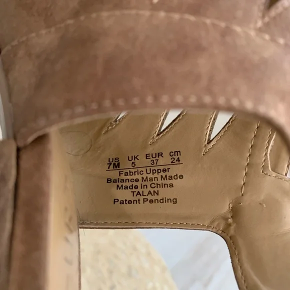 Naturalizer Tan Sandals with Elegant Design - Picture 4 of 4